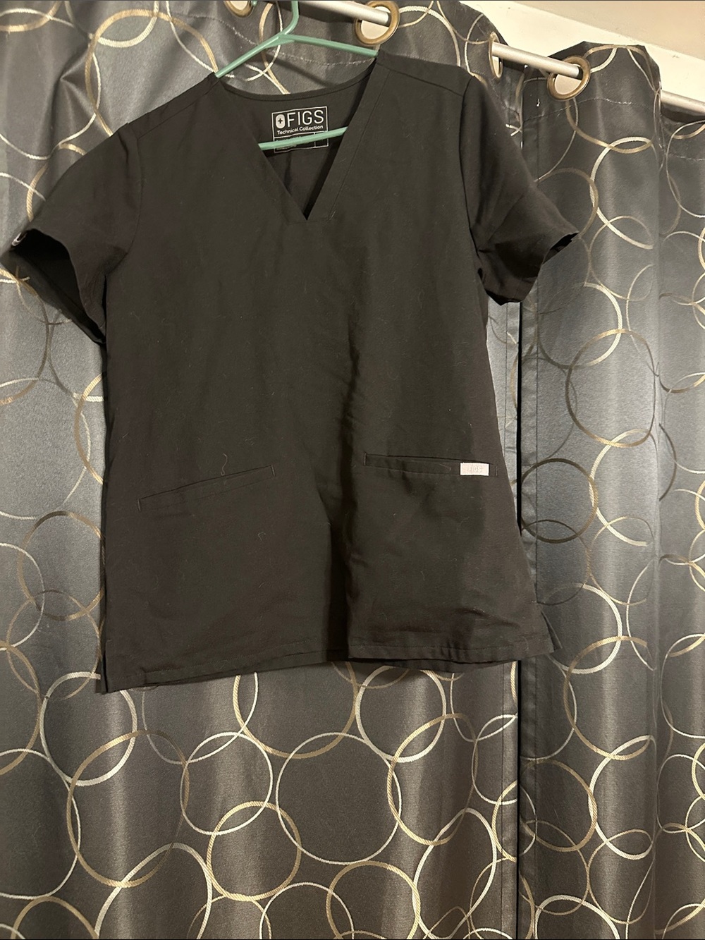FIGS Black V-Neck Short Sleeve Scrub Top